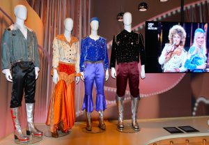 1200px-ABBA-_The_Museum_(Waterloo)