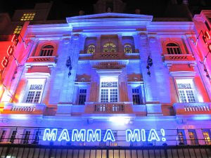 1200px-Mamma_Mia_at_Mogador,_Paris